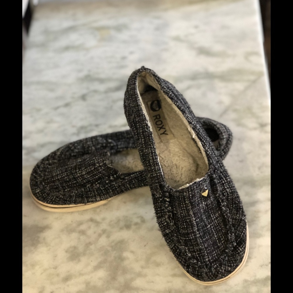 ✨3 for $25✨Roxy fur lined slip onshoes
